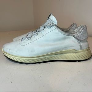 Ecco St.1 Womens 8-8.5 Spikeless Golf Shoes Sneakers Lace Up Low Top Tan Beige